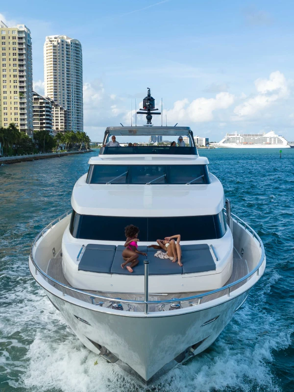 Luxury Yachts homepage