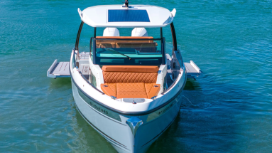 Saxdor 32 FT: The Perfect Small-Group Yacht for a Miami Beach Afternoon image