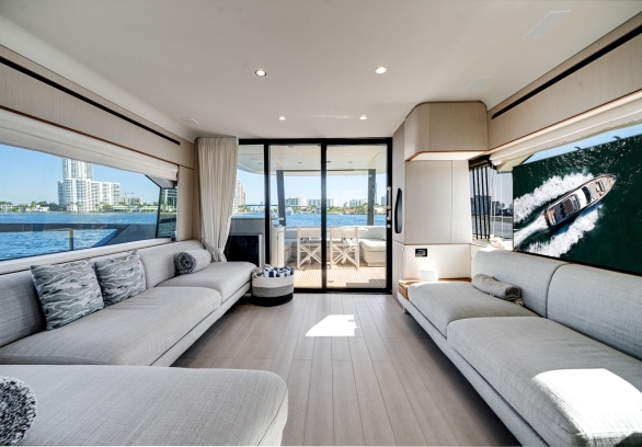 New Azimut 68 Flybridge gallery image 5