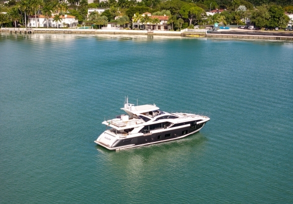 88’ Azimut - “CLOUD 9” gallery image 68