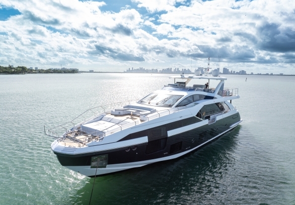 88’ Azimut - “CLOUD 9” gallery image 10