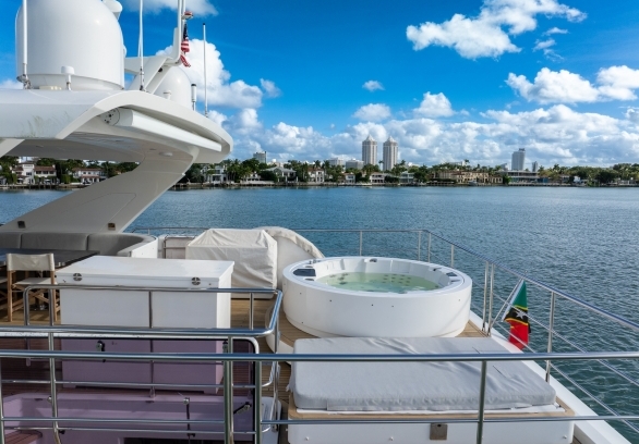 88’ Azimut - “CLOUD 9” gallery image 19