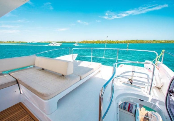 Azimut 50’ gallery image 1
