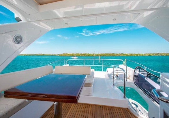 Azimut 50’ gallery image 3