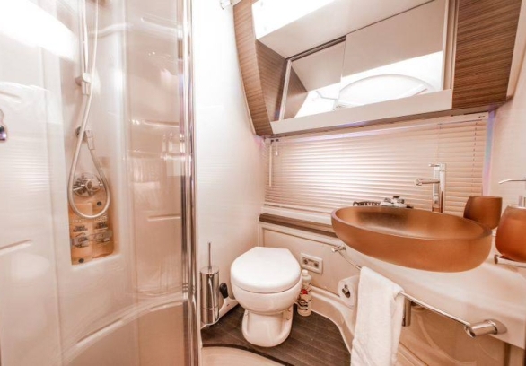 Azimut 50’ gallery image 4