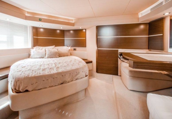 Azimut 50’ gallery image 6
