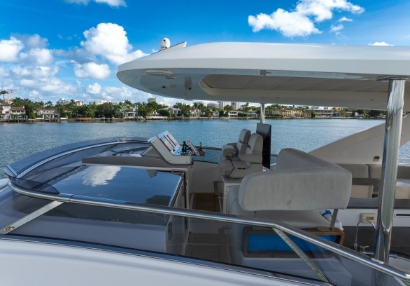88’ Azimut - “CLOUD 9” gallery image 20