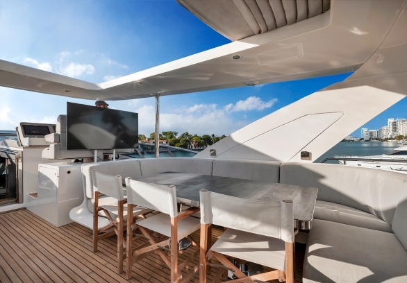 88’ Azimut - “CLOUD 9” gallery image 23