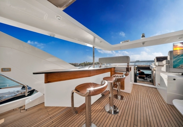 88’ Azimut - “CLOUD 9” gallery image 24