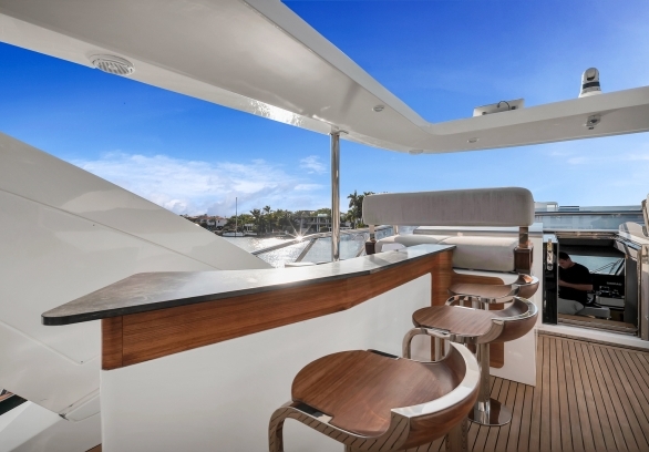 88’ Azimut - “CLOUD 9” gallery image 26