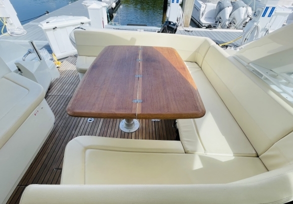 Beneteau 40 FT gallery image 16