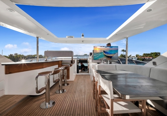 88’ Azimut - “CLOUD 9” gallery image 29