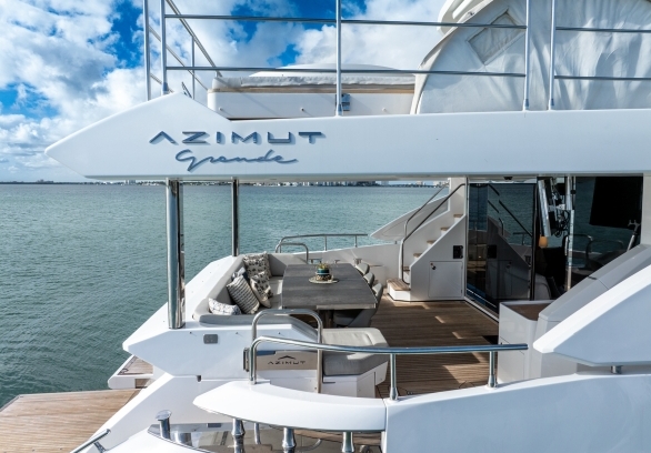 88’ Azimut - “CLOUD 9” gallery image 32