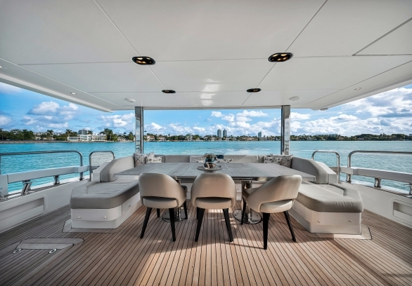 88’ Azimut - “CLOUD 9” gallery image 34