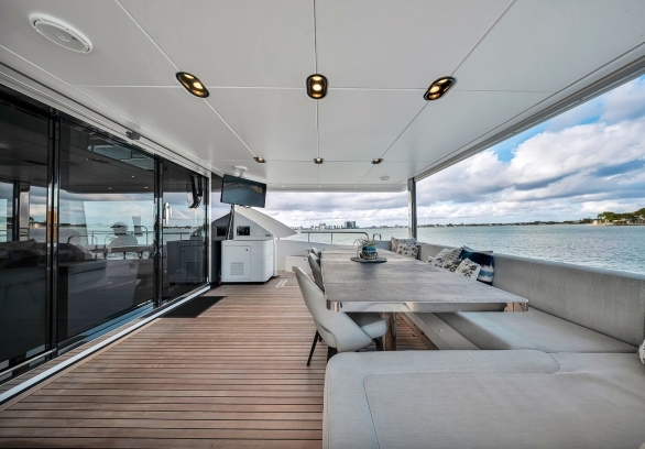 88’ Azimut - “CLOUD 9” gallery image 36