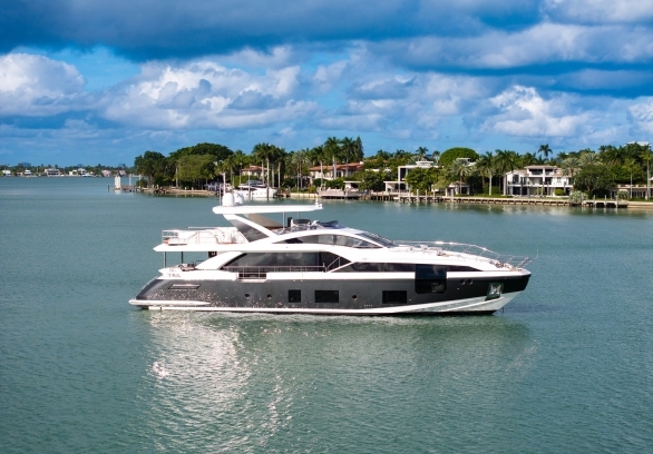 88’ Azimut - “CLOUD 9” gallery image 3
