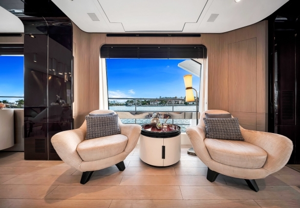 88’ Azimut - “CLOUD 9” gallery image 43