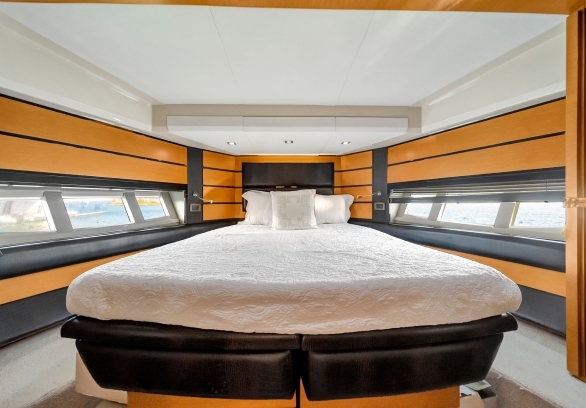 Azimut 60’ gallery image 13