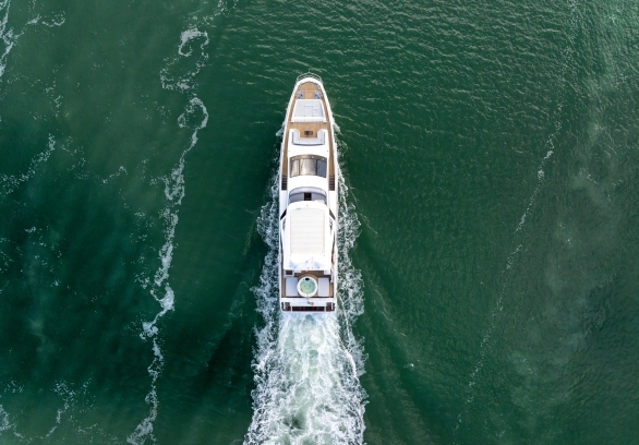 88’ Azimut - “CLOUD 9” gallery image 5