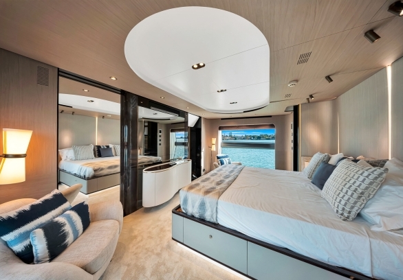 88’ Azimut - “CLOUD 9” gallery image 50