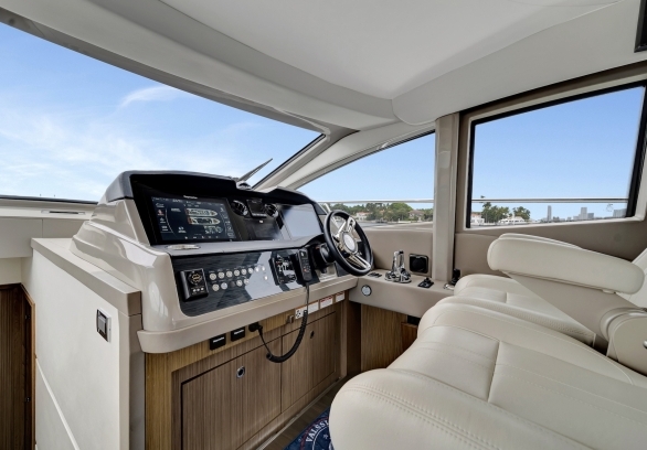 Sea Ray 60 Flybridge gallery image 2