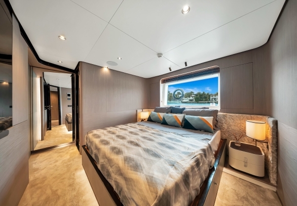 88’ Azimut - “CLOUD 9” gallery image 54