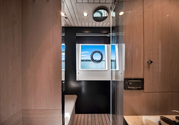 88’ Azimut - “CLOUD 9” gallery image 56