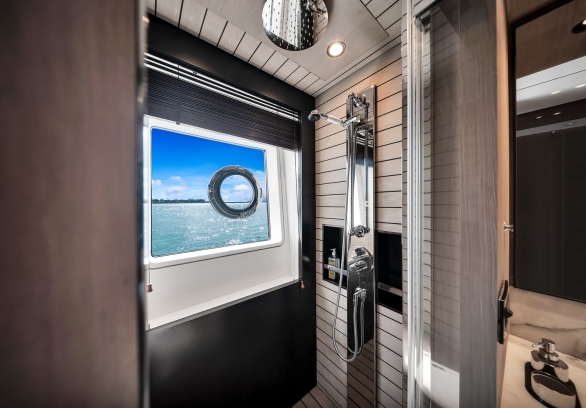 88’ Azimut - “CLOUD 9” gallery image 57