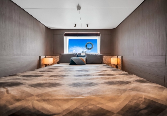 88’ Azimut - “CLOUD 9” gallery image 60