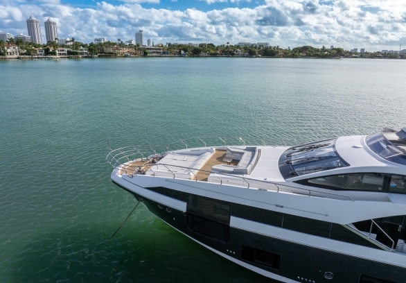 88’ Azimut - “CLOUD 9” gallery image 9
