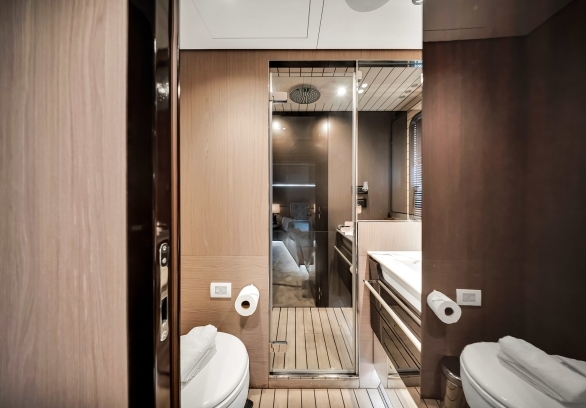 88’ Azimut - “CLOUD 9” gallery image 63
