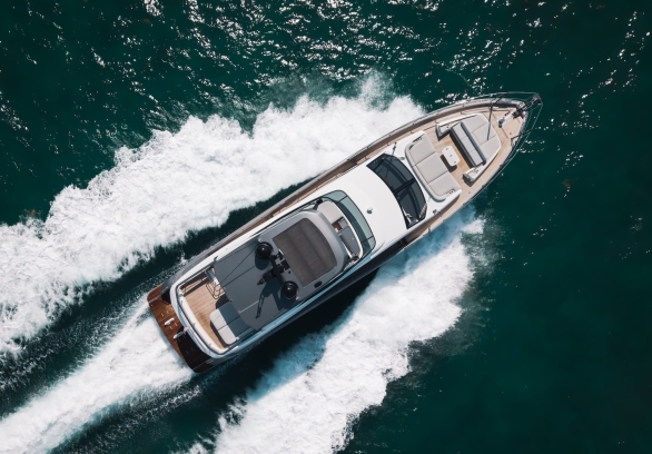 New Azimut 68 Flybridge gallery image 15
