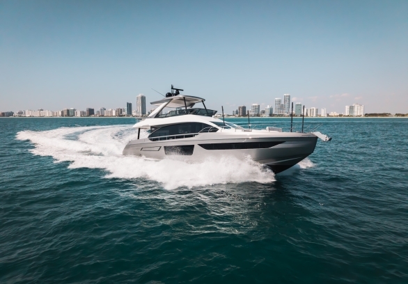 New Azimut 68 Flybridge gallery image 16