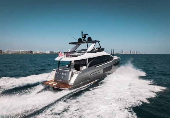 New Azimut 68 Flybridge gallery image 17