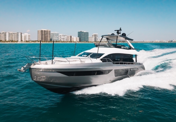 New Azimut 68 Flybridge gallery image 11