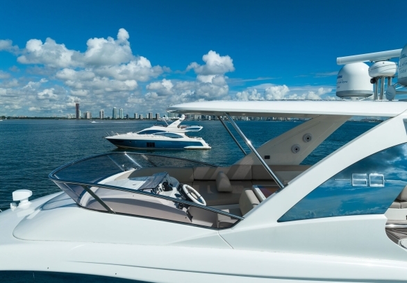 Azimut 60’ gallery image 7