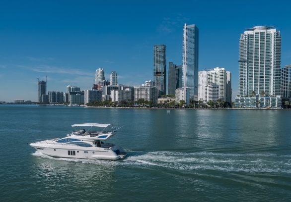 Azimut 55 Miami River gallery image 1