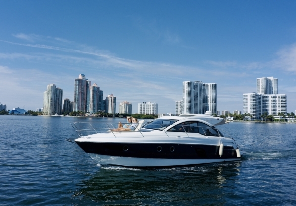 Beneteau 40 FT gallery image 10