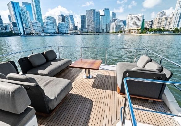 Azimut 68 FT gallery image 11