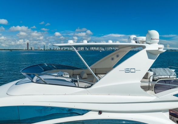 Azimut 60’ gallery image 2