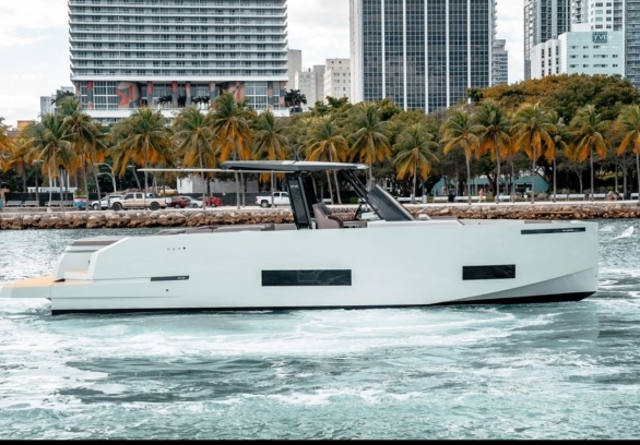 De Antonio 42’ gallery image 2