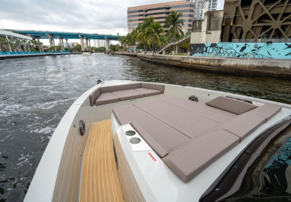 De Antonio 42’ gallery image 15