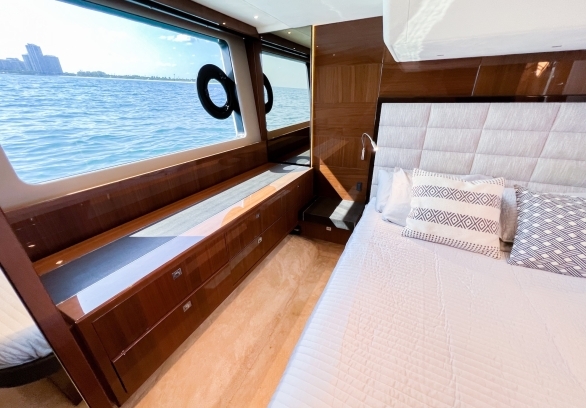 Princess 60 Flybridge gallery image 12