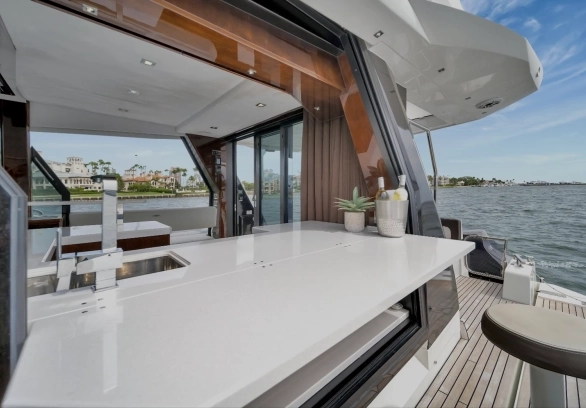 Galeon 53 FT gallery image 15