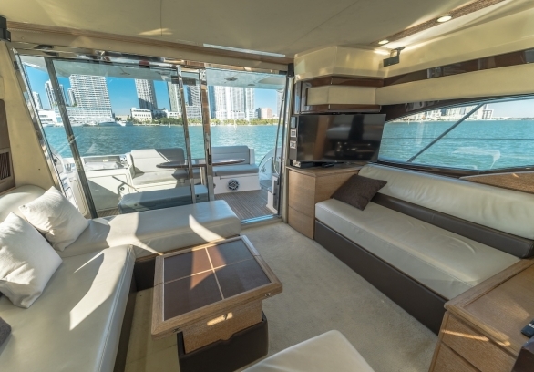 Azimut 55 Miami River gallery image 7