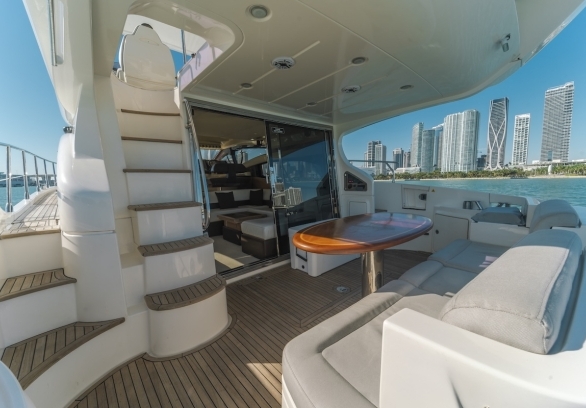 Azimut 55 Miami River gallery image 3