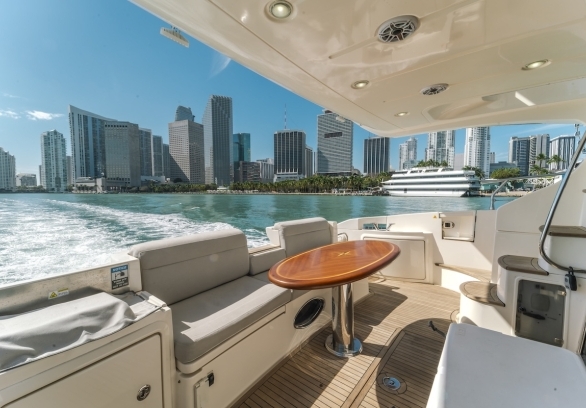 Azimut 55 Miami River gallery image 8
