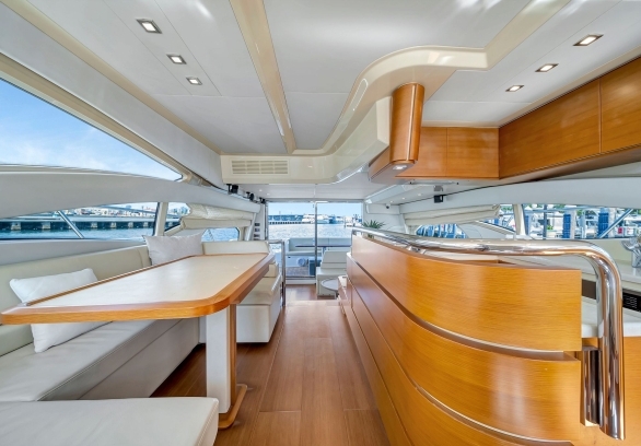 Azimut 60’ gallery image 14