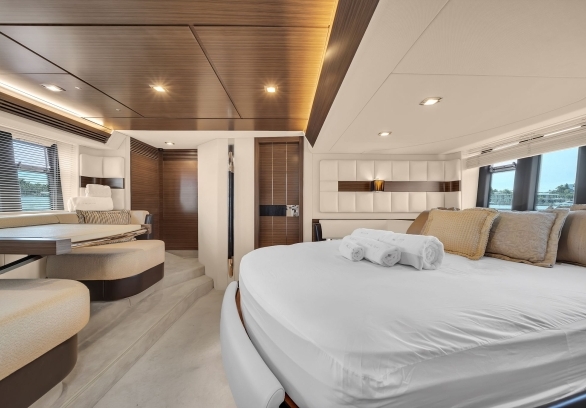Azimut 64ft Fly Bridge gallery image 11