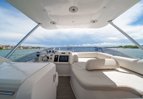 Azimut 60’ gallery image 11